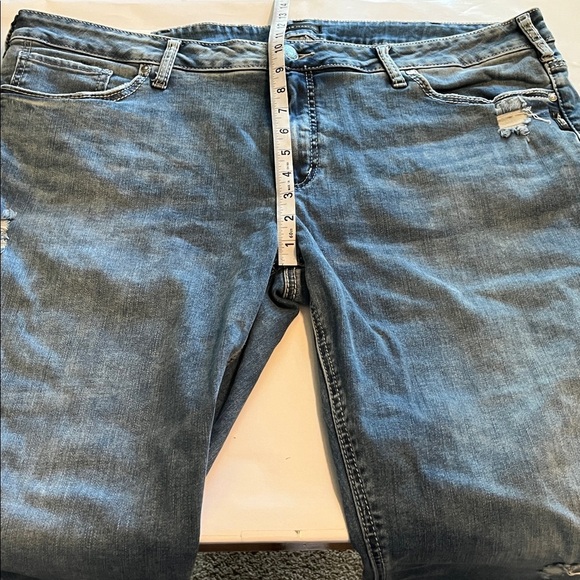 Silver Jeans Elyse Capri Mid Rise Curvy NWT Size 22 - Picture 6 of 16